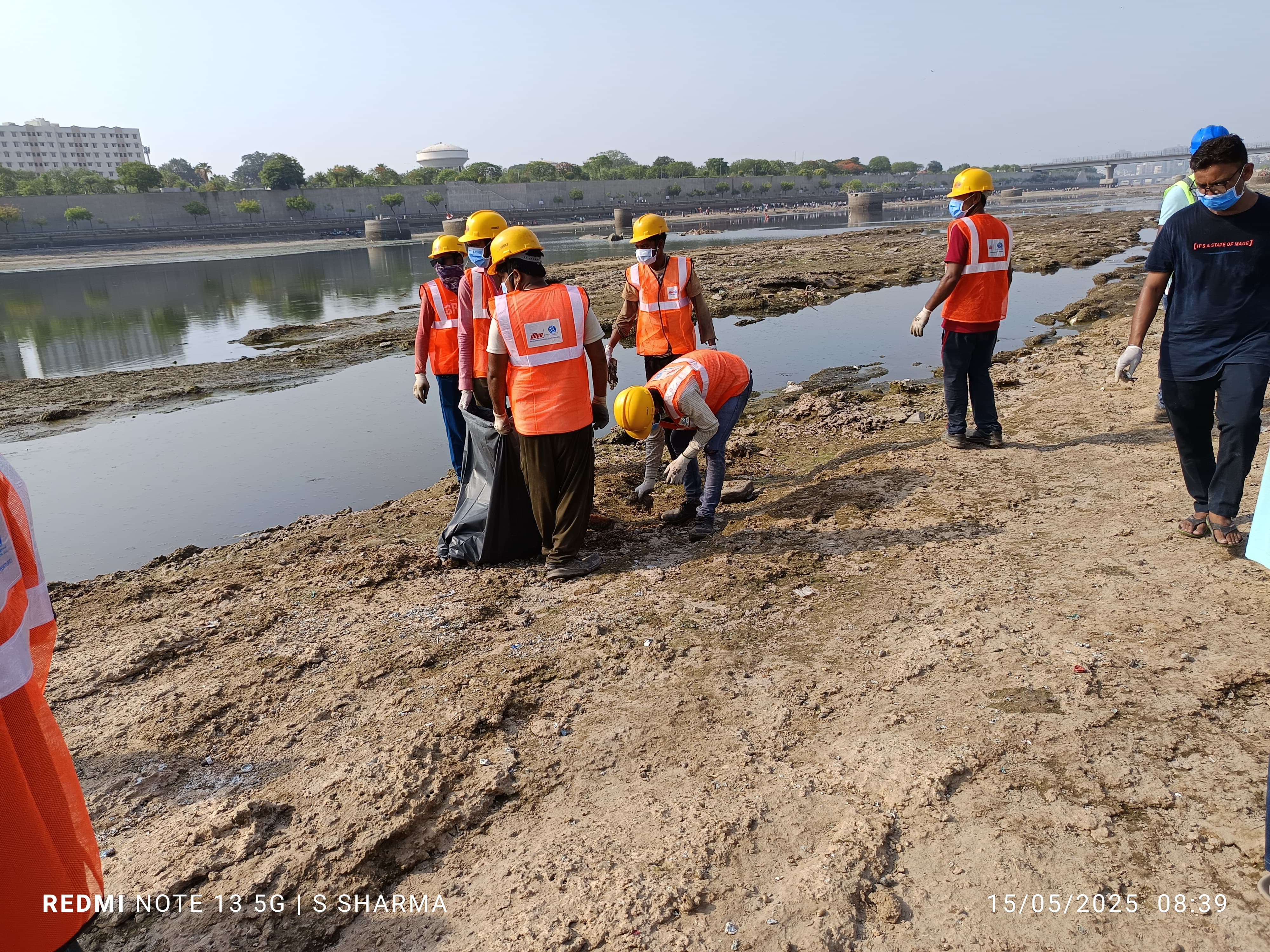 NHSRCL participated in the Swachh Sabarmati Maha Abhiyan, jointly organized by AMC and SRFDCL